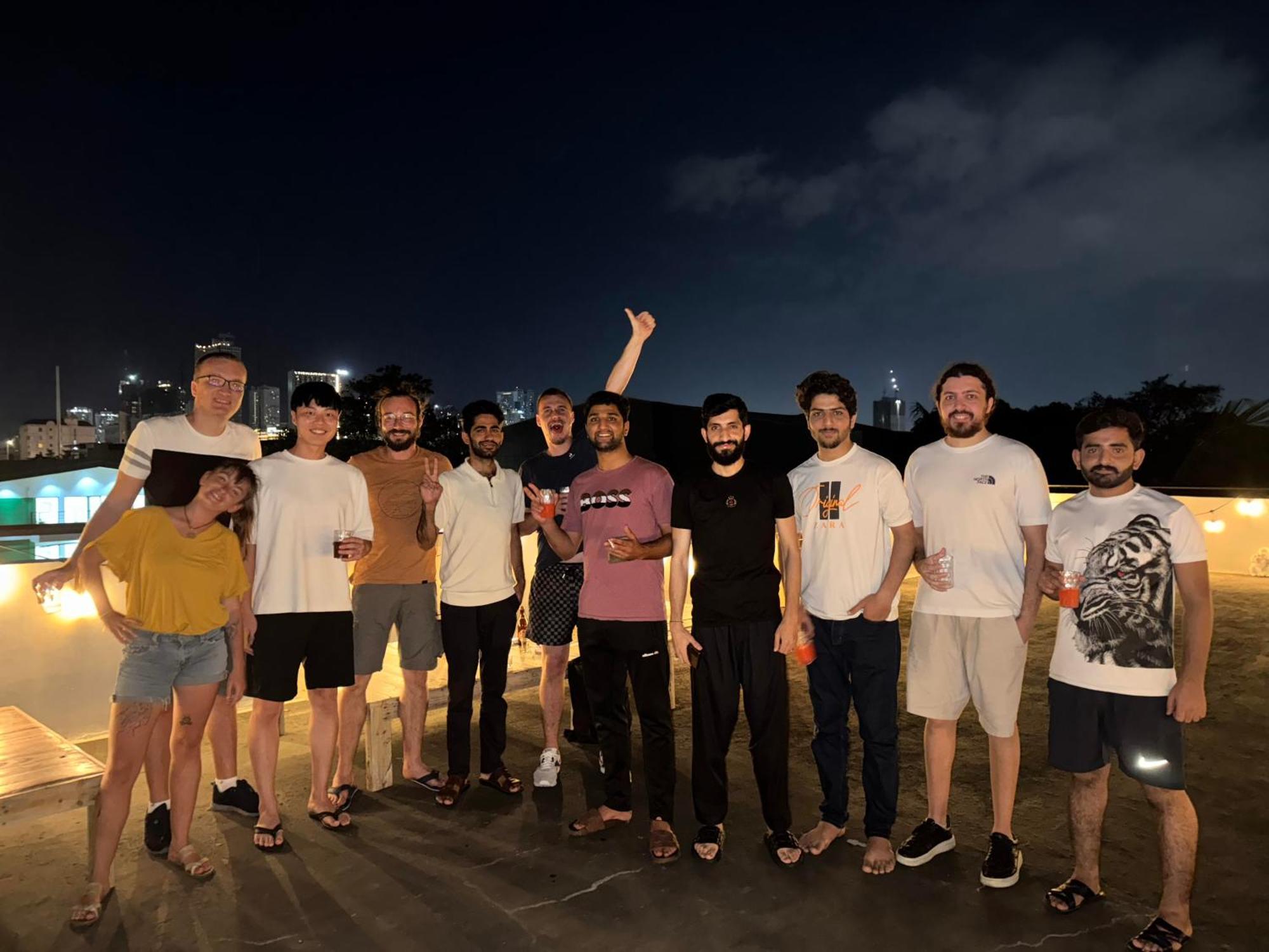 Cheese Hostel Manila Макати Экстерьер фото