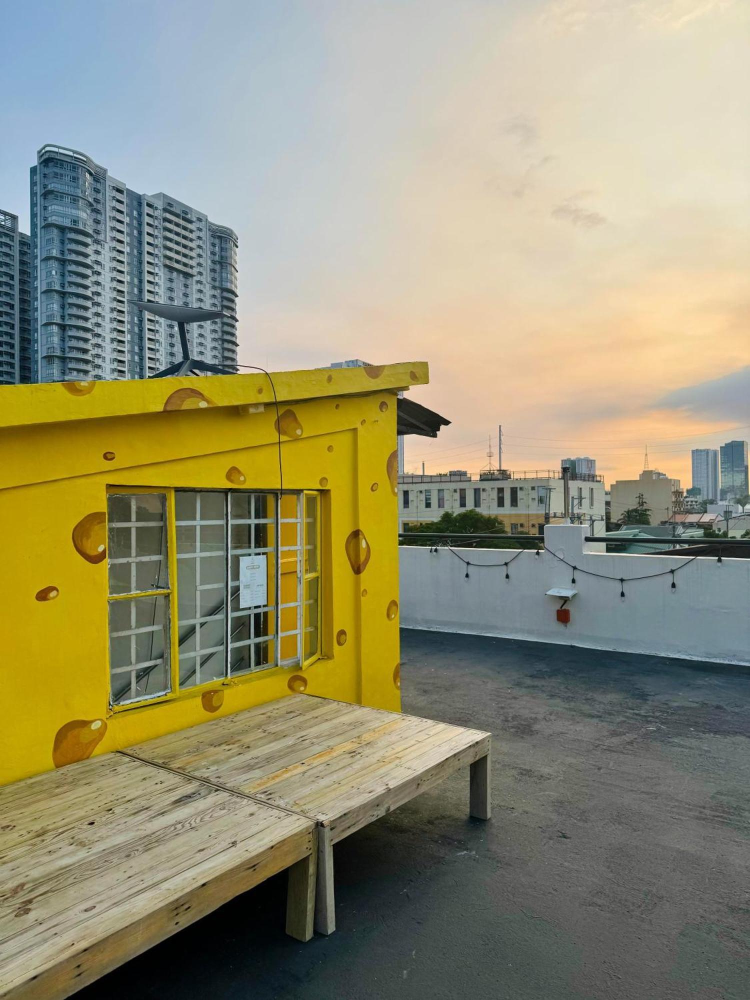 Cheese Hostel Manila Макати Экстерьер фото