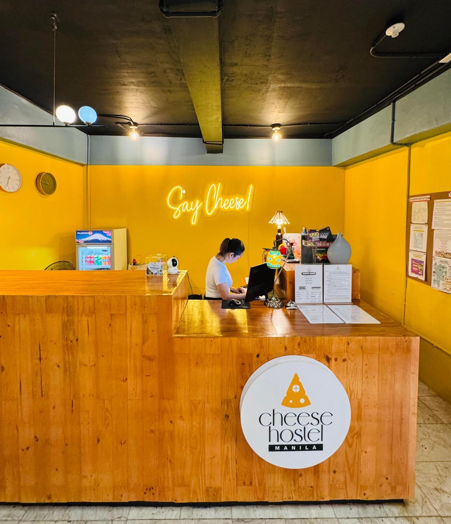 Cheese Hostel Manila Макати Экстерьер фото